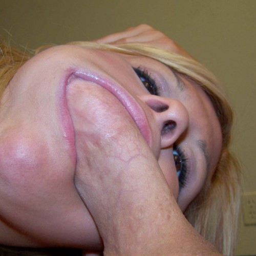 She smiles blowjob porn gallery